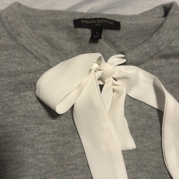 3/25 promo! Banana Republic bow wool blend sweater - Picture 2 of 8